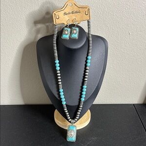 NWT Rustic Couture Turquoise Western Boho Beaded Necklace & Drop Earrings Set